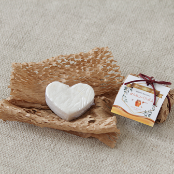 京都美山のはちみつバスボム